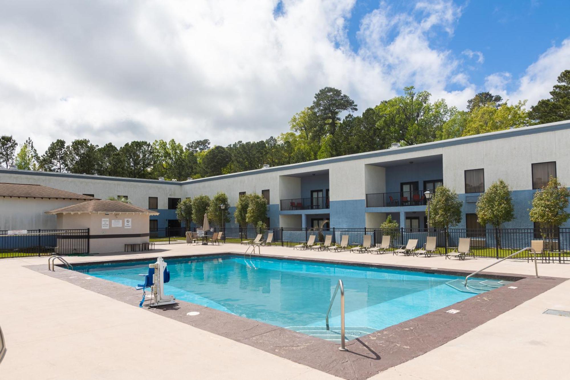 Cottonwood Suites Savannah Hotel & Conference Center Pooler Kültér fotó