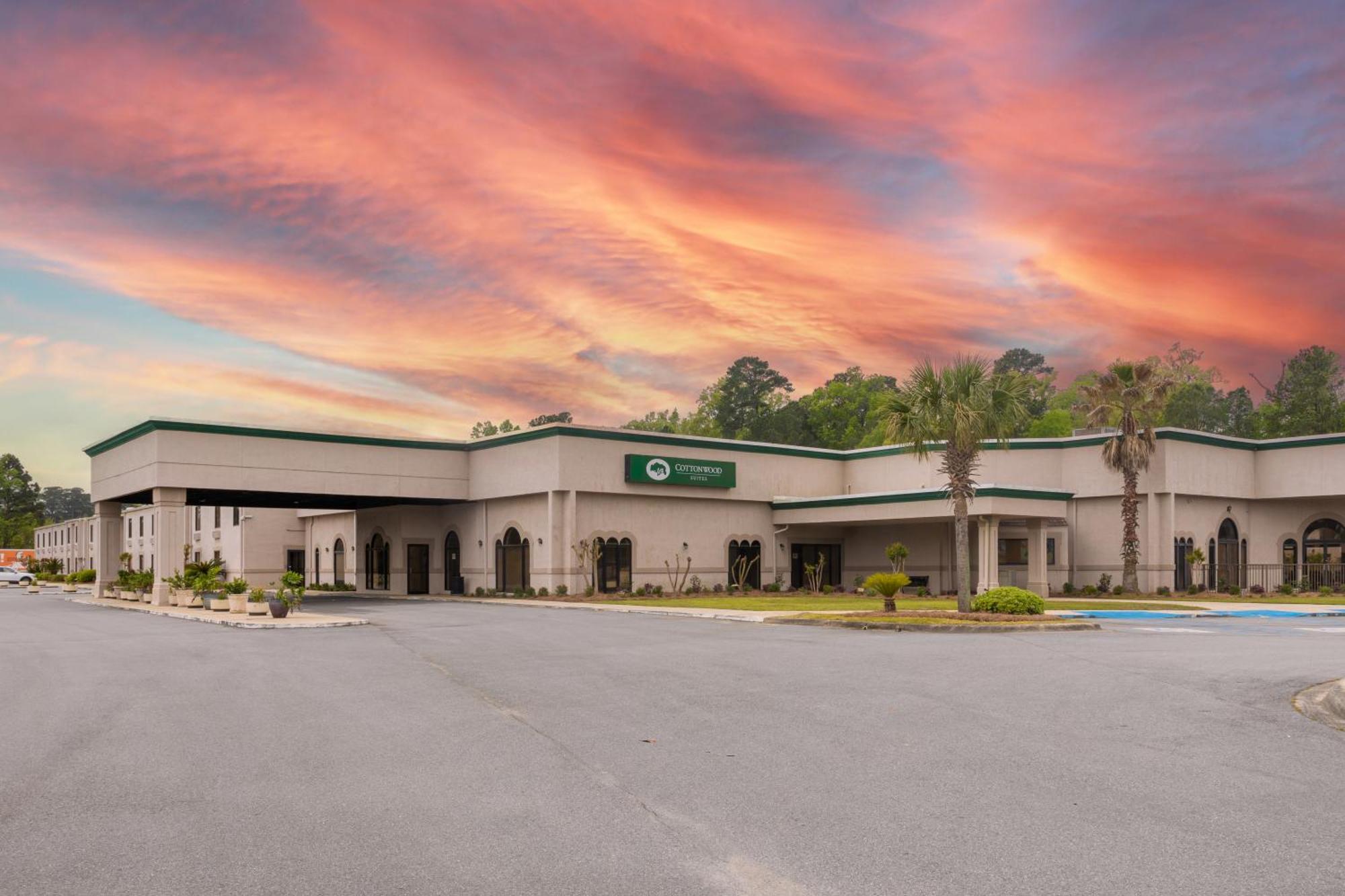 Cottonwood Suites Savannah Hotel & Conference Center Pooler Kültér fotó